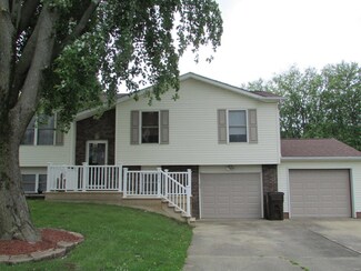 311 Bachman Ln, Godfrey, IL 62035