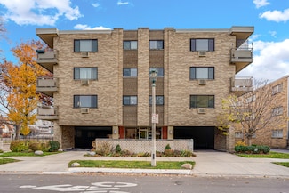 224 N Kenilworth Ave Unit 4D, Oak Park, IL 60302