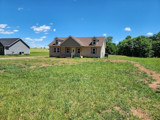 687 Ferguson Hill Rd, Lafayette, TN 37083