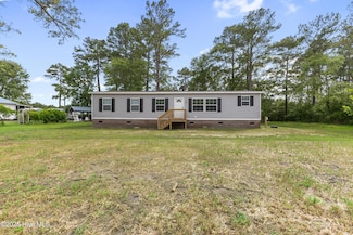 311 Swinson Rd, Maple Hill, NC 28454
