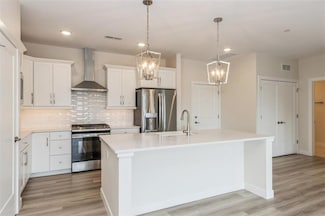 1953 1st Ave E Unit 302, Cedar Rapids, IA 52402