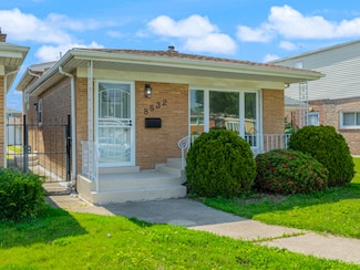 8532 S Prairie Ave, Chicago, IL 60619