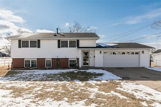 4612 F Ave NE, Cedar Rapids, IA 52402