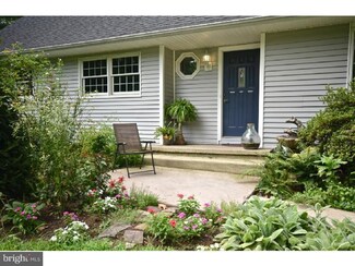9 State Park Dr, Titusville, NJ 08560