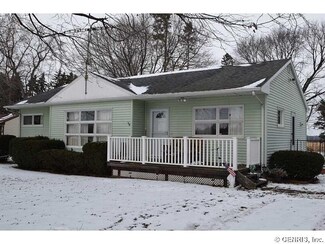 6579 Main Rd, Stafford, NY 14143
