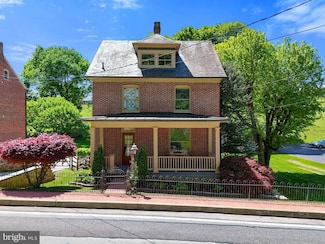 30 E Main St, Railroad, PA 17355