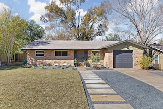 2704 Nottingham Ln, Austin, TX 78704