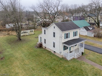 12 Hancock St, Clinton, NJ 08809