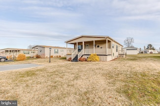 12 Amber Cir, New Holland, PA 17557
