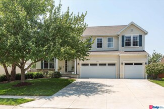 2250 Sand Hills Dr, Papillion, NE 68046
