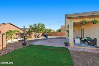 8298 W Green Kingfisher Ln, Tucson, AZ 85757