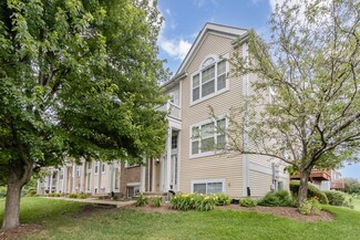 562 Lincoln Station Dr Unit 2306, Oswego, IL 60543