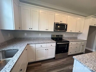 610 Carolina Ave, Yadkinville, NC 27055