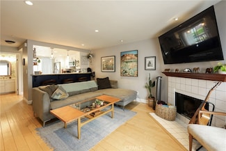 290 Victoria St Unit 19, Costa Mesa, CA 92627