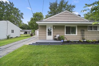 2672 Fairway Dr, Jackson, MI 49201