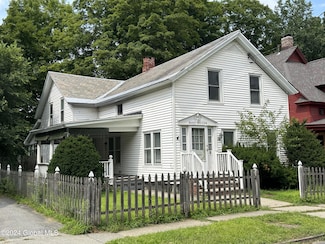 8 Hunter St, Glens Falls, NY 12801