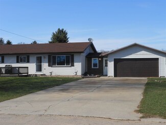 111 Circle Dr, Lyndon Station, WI 53944
