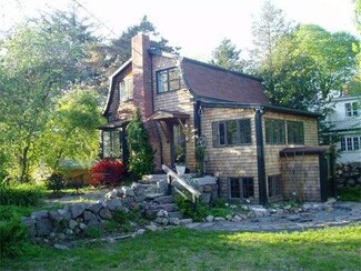 5 Spring Ln, Rockport, MA 01966