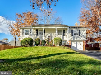 13102 Pennypacker Ln, Fairfax, VA 22033
