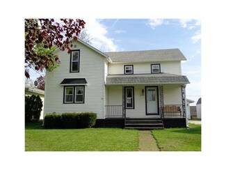 109 W Wood St, Urbana, IA 52345