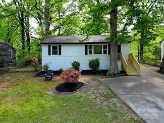 1750 Oak Valley Dr, Gastonia, NC 28054