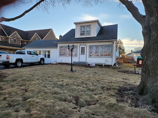 590 N Adele St, Elmhurst, IL 60126