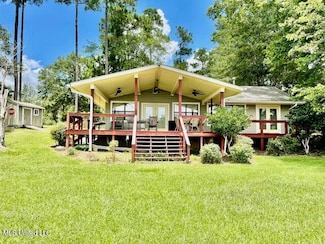 17 Holly Ln, Perkinston, MS 39573