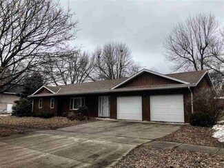 207 2nd St NE, Buffalo Center, IA 50424
