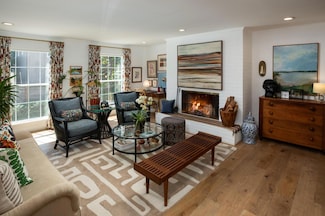445 Oak Grove Ave Unit 4, Menlo Park, CA 94025