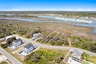 429 E 6th St, Ocean Isle Beach, NC 28469
