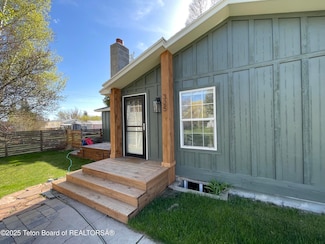 325 1st St N, Cokeville, WY 83114