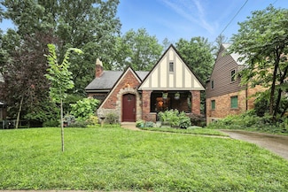 6335 Iris Ave, Cincinnati, OH 45213