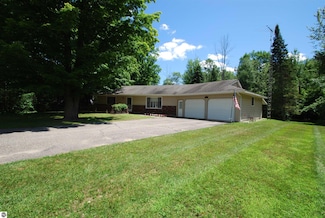 1535 Combs Dr, West Branch, MI 48661