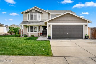 108 Clemans Ave, Moxee, WA 98936
