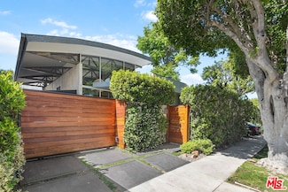 8735 Dorrington Ave, West Hollywood, CA 90048