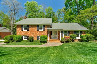 2815 Burnt Mill Rd, Charlotte, NC 28210