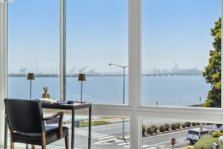 2 Admiral Dr Unit B389, Emeryville, CA 94608