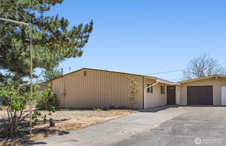 223 Carswell Dr, Moses Lake, WA 98837