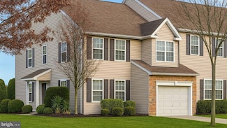 12 Wayne Ct, Blackwood, NJ 08012