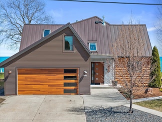 2533 Lakeshore Dr, Sheboygan, WI 53081