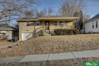 6936 Wirt St, Omaha, NE 68104
