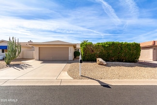 26422 S New Town Dr, Sun Lakes, AZ 85248