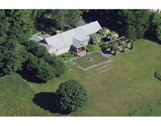 26 N Main St, Petersham, MA 01366