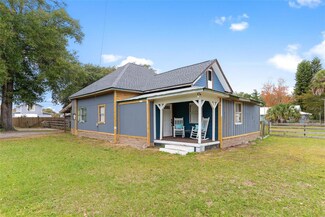 201 Grandview Ave, Umatilla, FL 32784