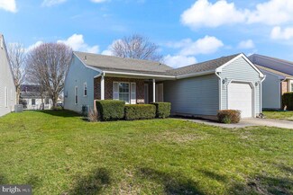 11 Newtown Ct, Mount Laurel, NJ 08054