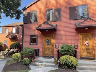 56 Courtland Dr, Groton, CT 06340