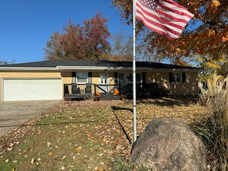 7484 Fairground Rd, Blanchester, OH 45107