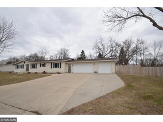 219 E Nelson St, Litchfield, MN 55355