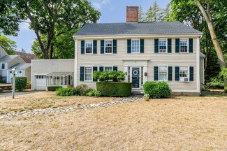 52 Salem St, Reading, MA 01867