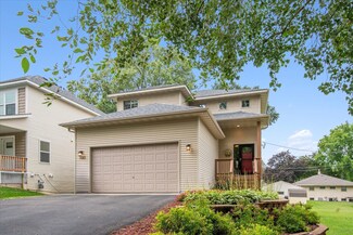 1665 Hazelwood St, Saint Paul, MN 55106